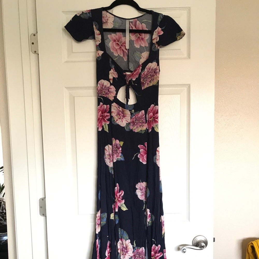 Floral maxi dress with keyhole openings